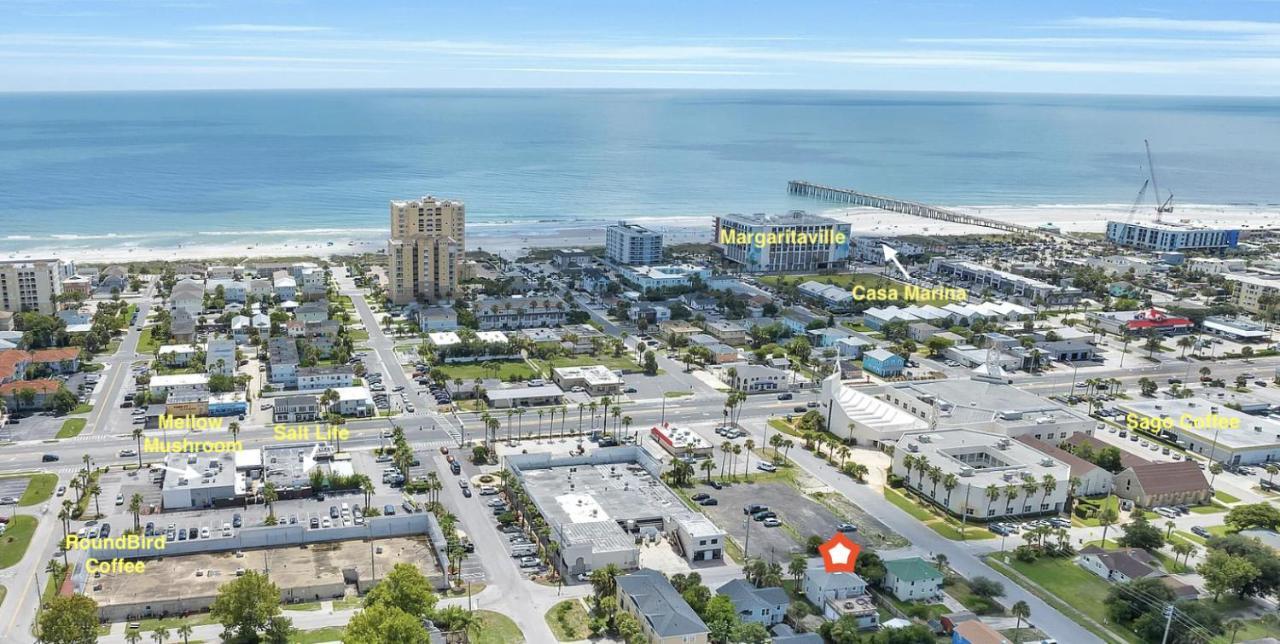 Apartment Seas The Day - 4 Blocks To The Beach, Restaurant, And Bar District - Great Deck And Outdoor Space!!