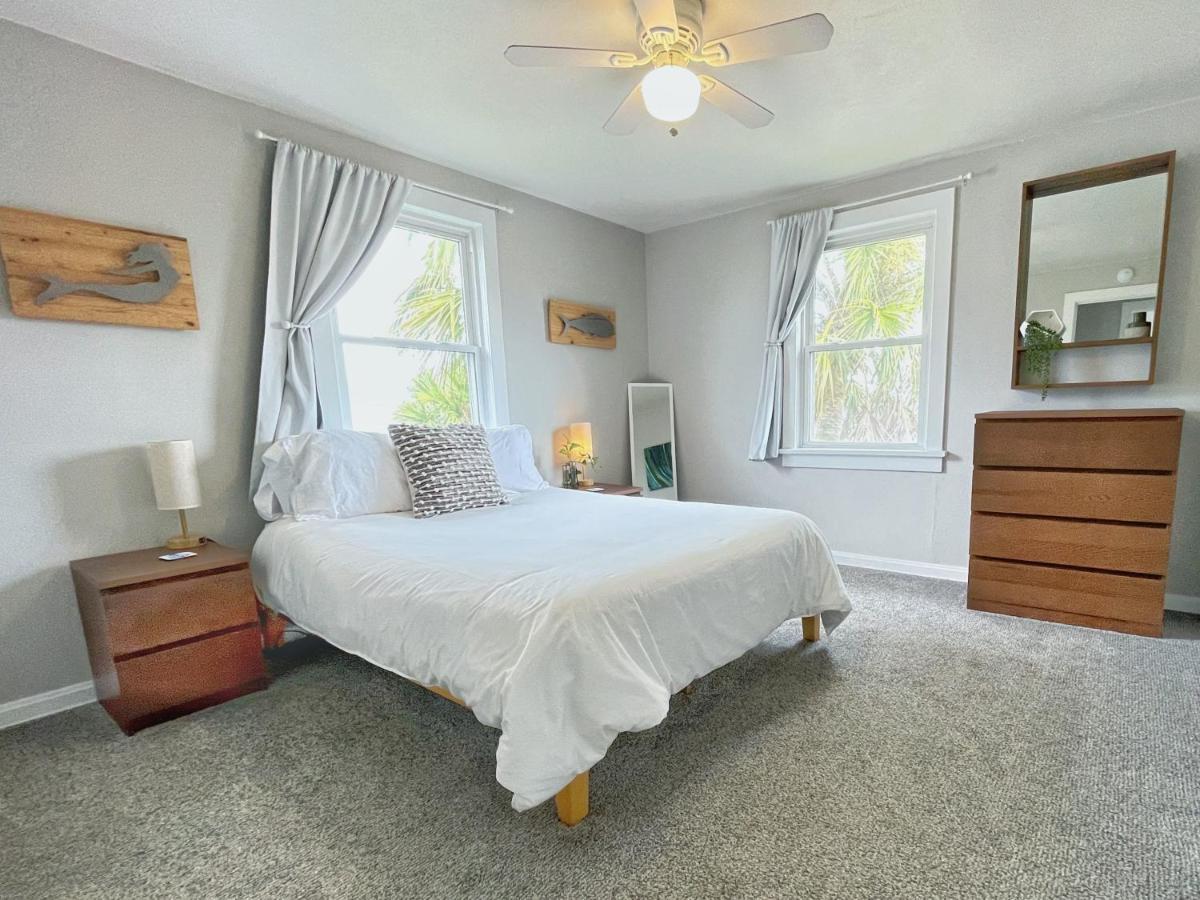 Seas The Day - 4 Blocks To The Beach, Restaurant, And Bar District - Great Deck And Outdoor Space!! Apartment Jacksonville Beach
