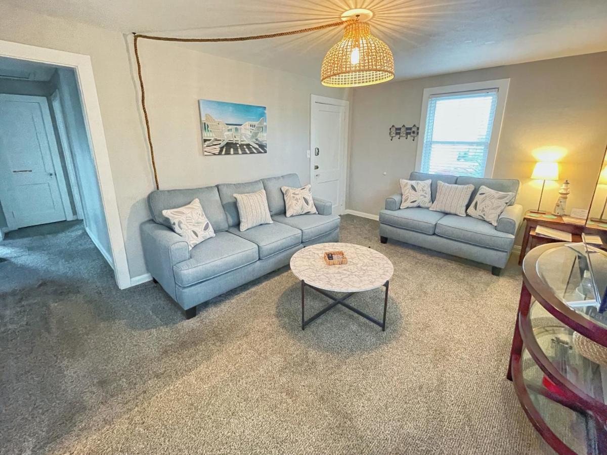 Seas The Day - 4 Blocks To The Beach, Restaurant, And Bar District - Great Deck And Outdoor Space!! Apartment Jacksonville Beach