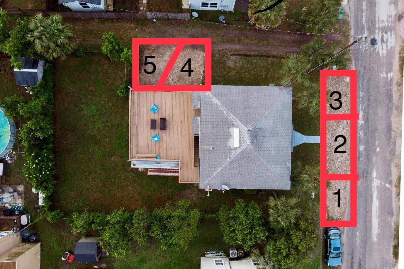 Seas The Day - 4 Blocks To The Beach, Restaurant, And Bar District - Great Deck And Outdoor Space!! Apartment
